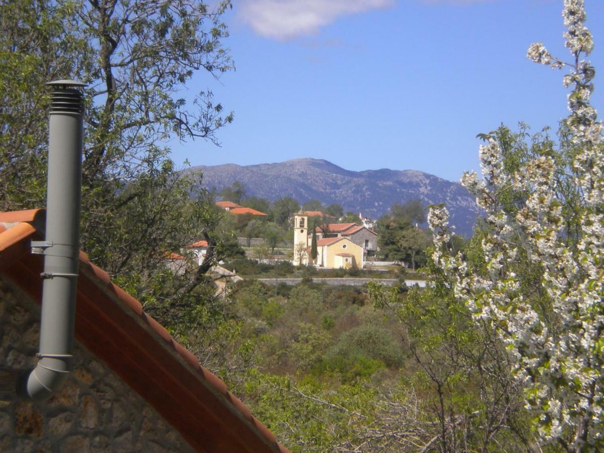 Stone House In A Quiet Landscape, Leonidion Villa Exteriör bild